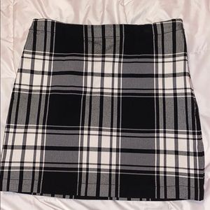Urban Outfitters tight b&w plaid skirt